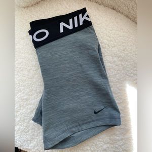 Nike pro